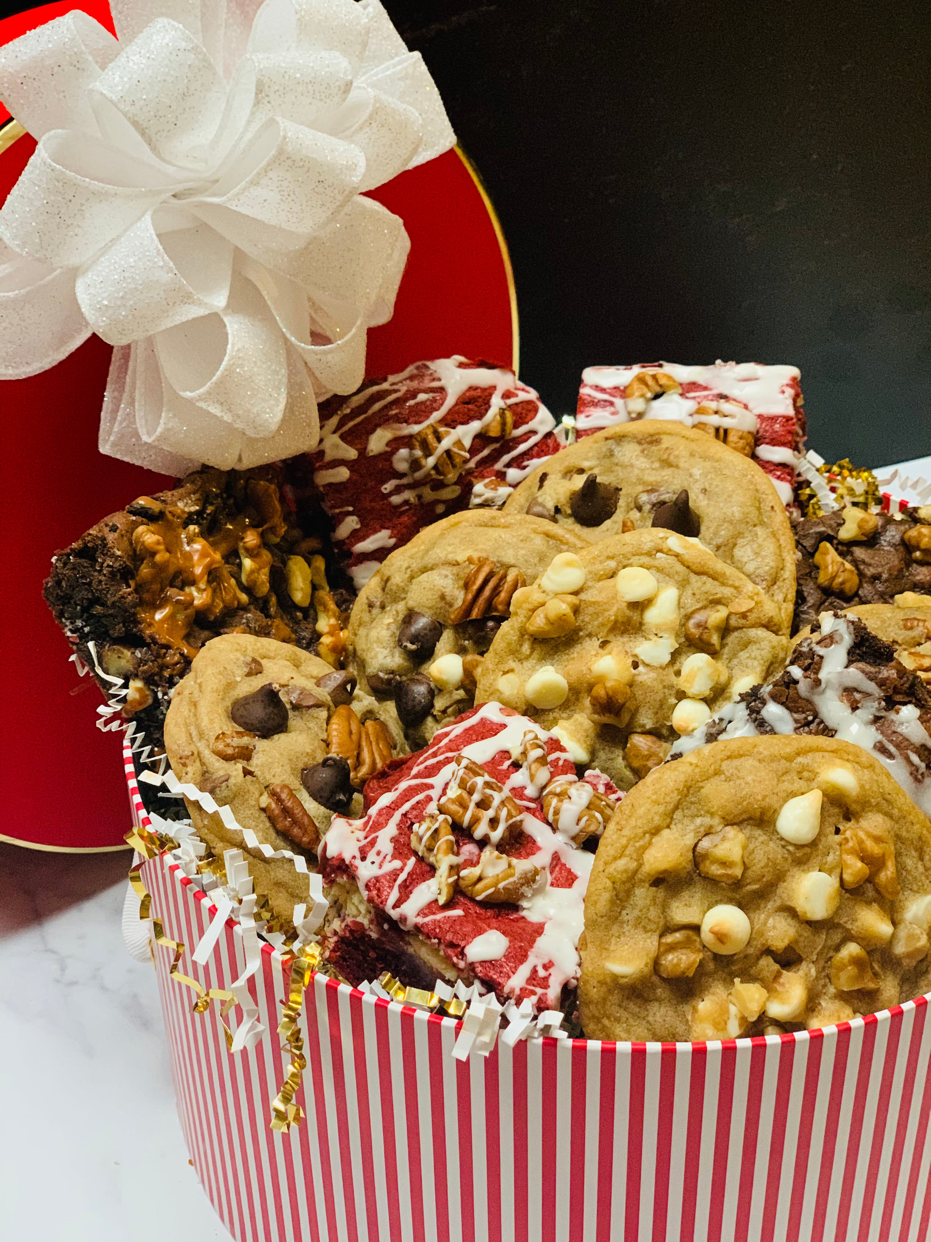 Holiday Cookie Tin 12ct